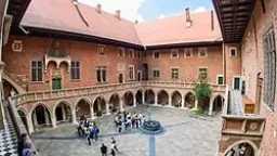 جامعات